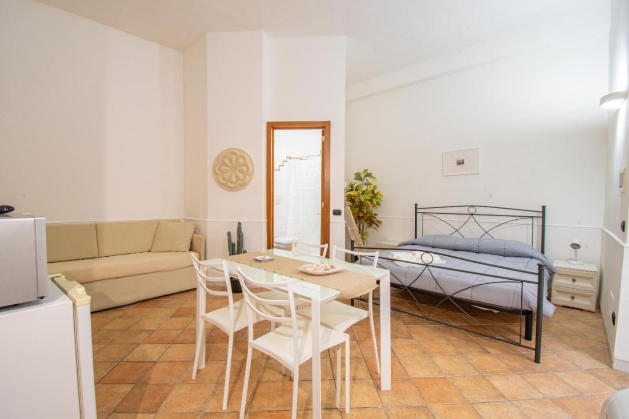 Andrea'S Hotel Lecce Buitenkant foto